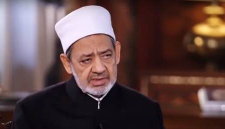 مصر.. شيخ الأزهر يصدر بيانا بعد ذبح 3 رهبان مسيحيين في ظروف غامضة