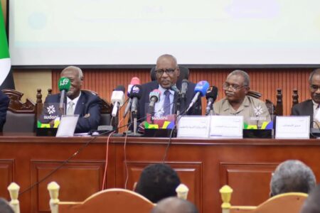 إسراء حيدر تحقق المركز الأول في نتيجة الشهادة السودانية المؤجلة