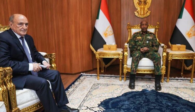 مبعوث الإتحاد الأفريقي يلتقي البرهان