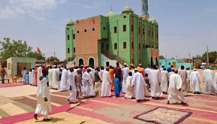 نزاع على الخلافة يدفع بالسلطات لإغلاق مجمع الشيخ الكولخي